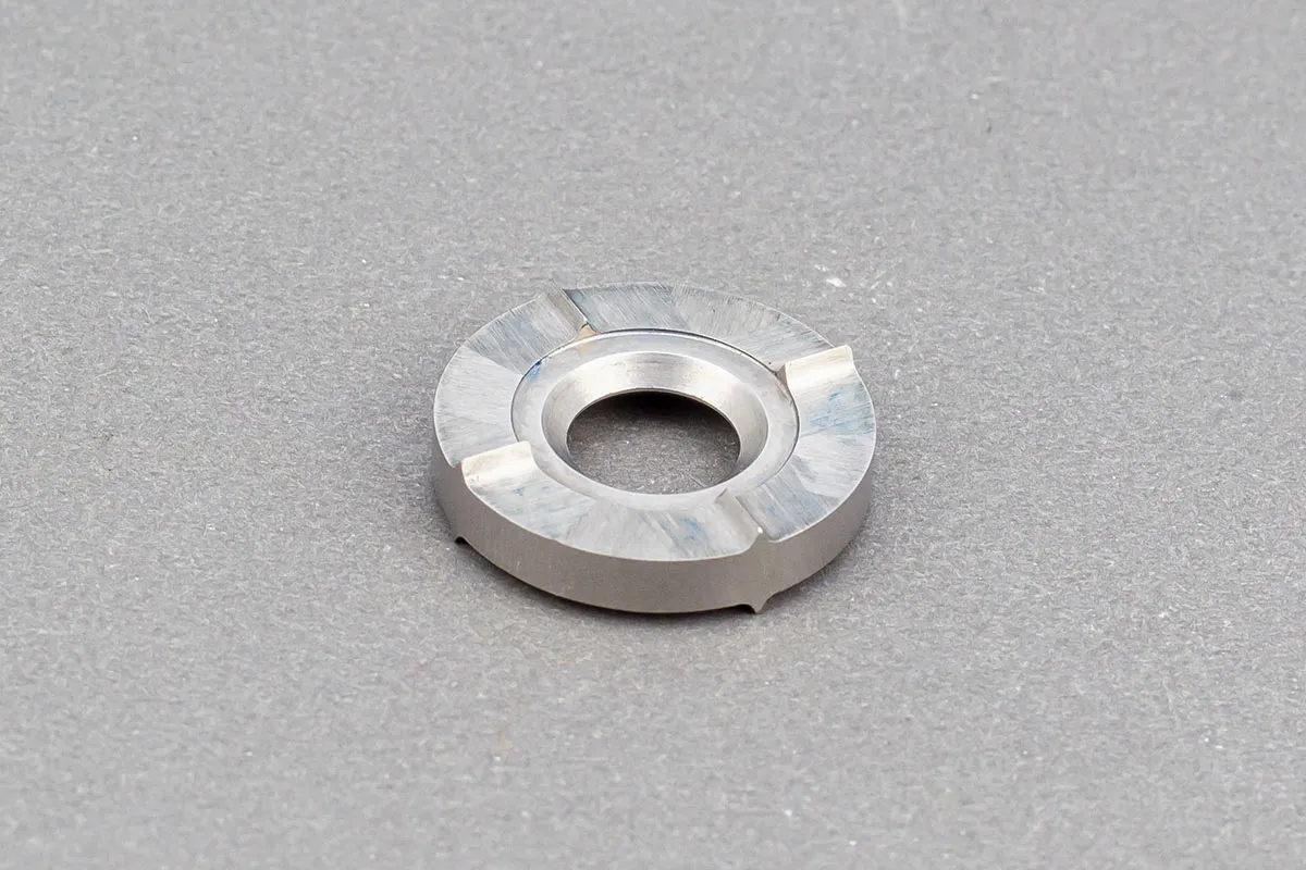 20 – INSERTO ANTIDERRAPANTE ESTRELINHA MAIOR (C08 DENTES PIRÂMIDE) 1